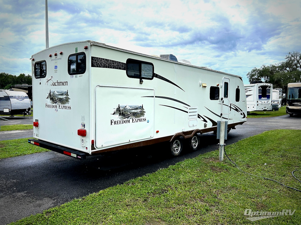 2010 Coachmen Freedom Express 292BHDS Photo 2