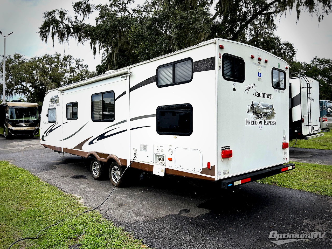 2010 Coachmen Freedom Express 292BHDS Photo 3