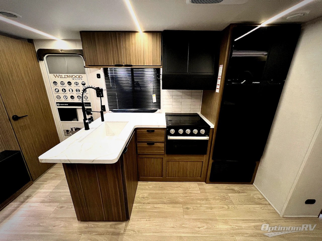 2026 Forest River Wildwood X-Lite 273QBXL Photo 6