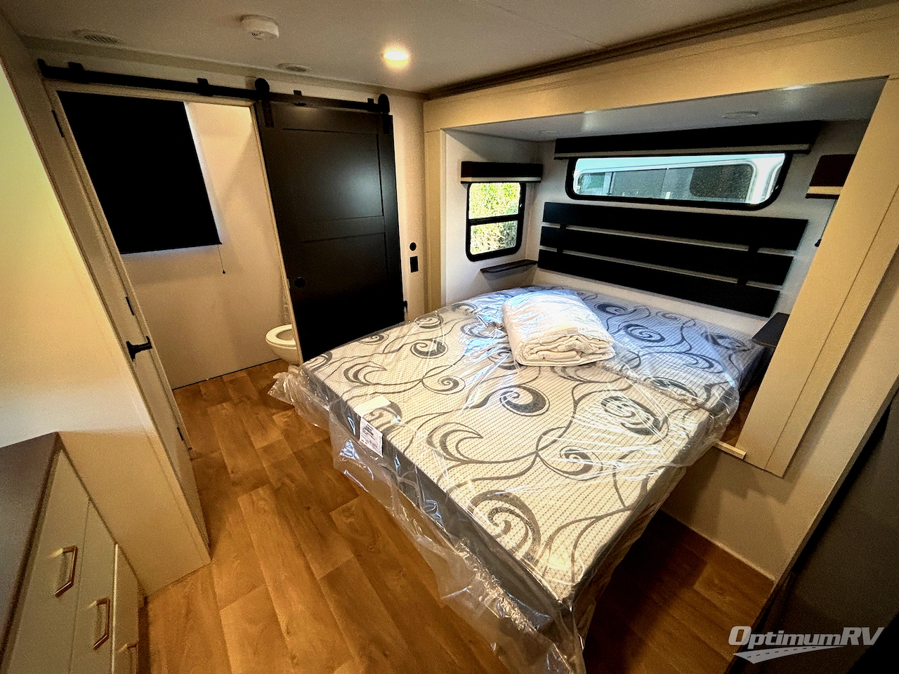 2026 Grand Design Influence 3804DS Photo 11