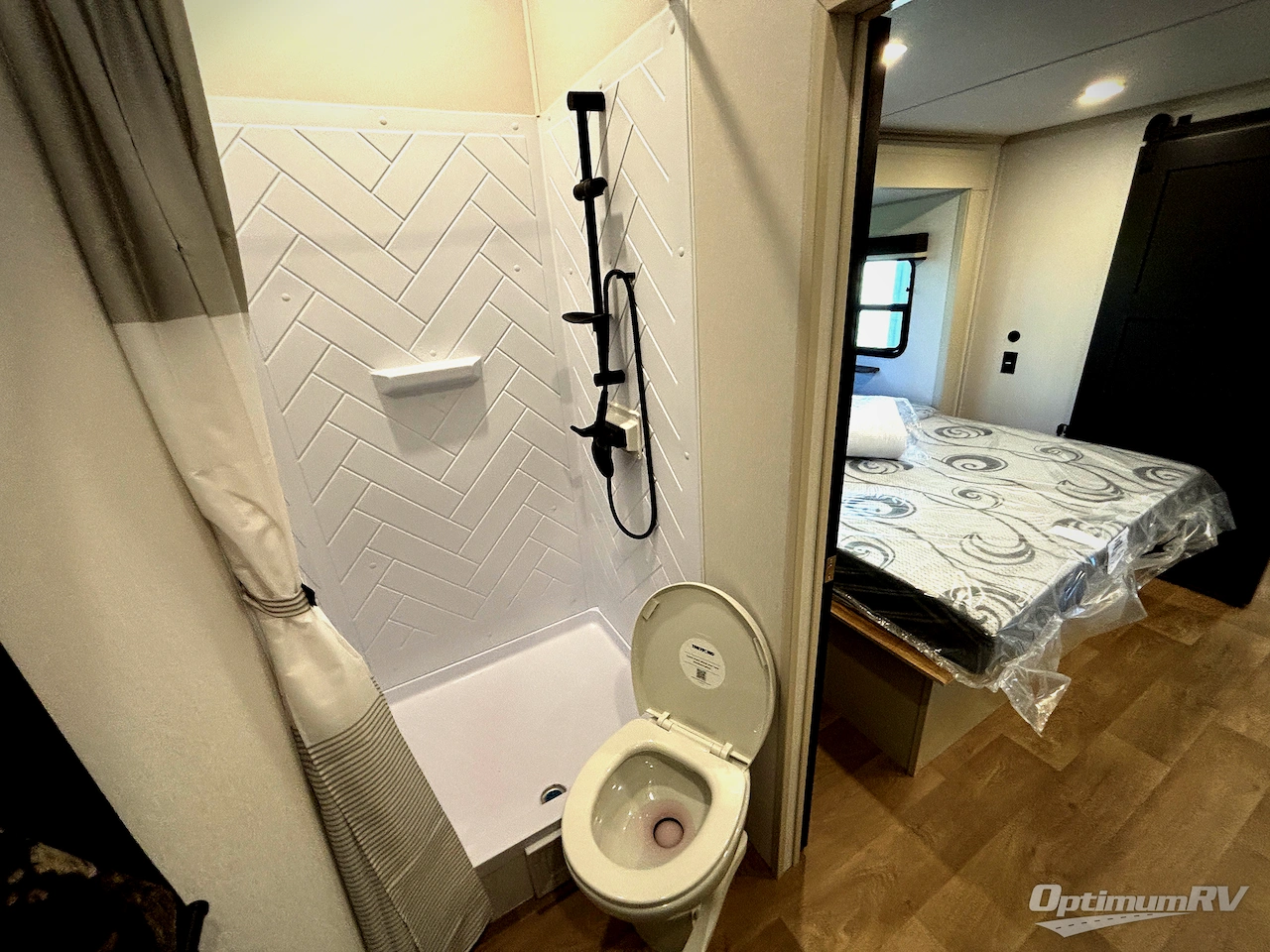 2026 Grand Design Influence 3804DS Photo 14