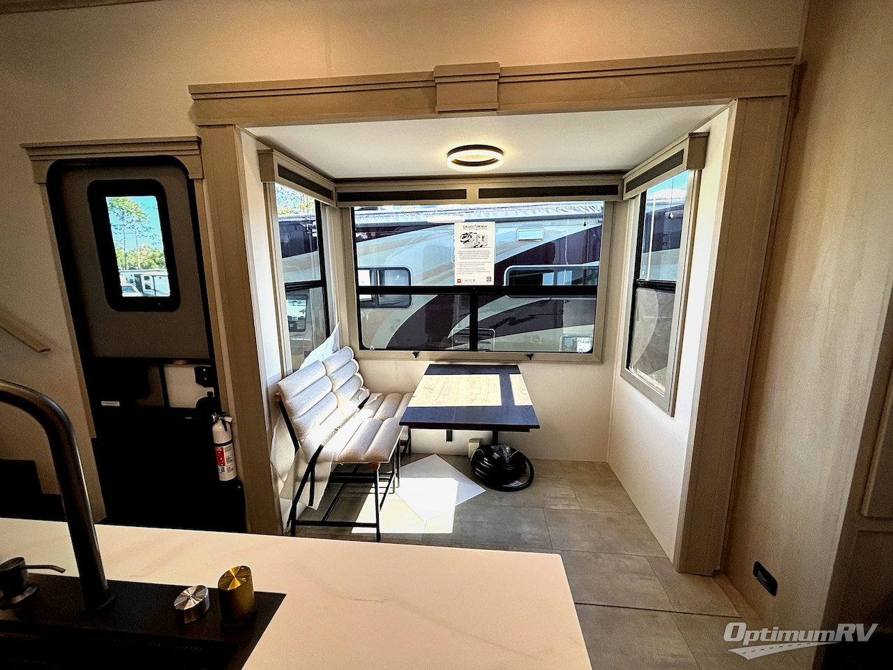 2026 Grand Design Solitude 380FL Photo 7