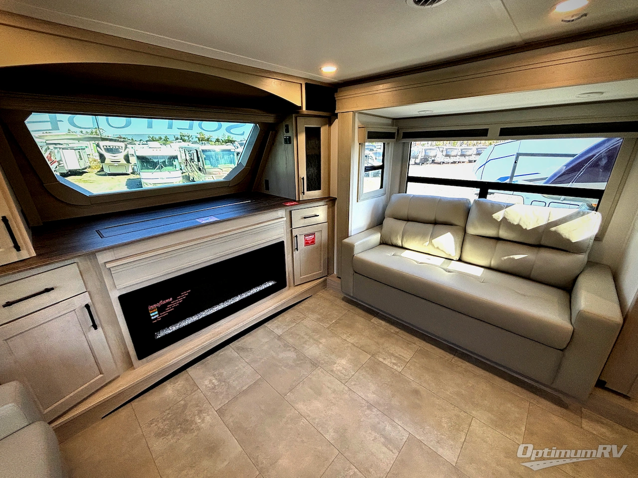 2026 Grand Design Solitude 380FL Photo 11