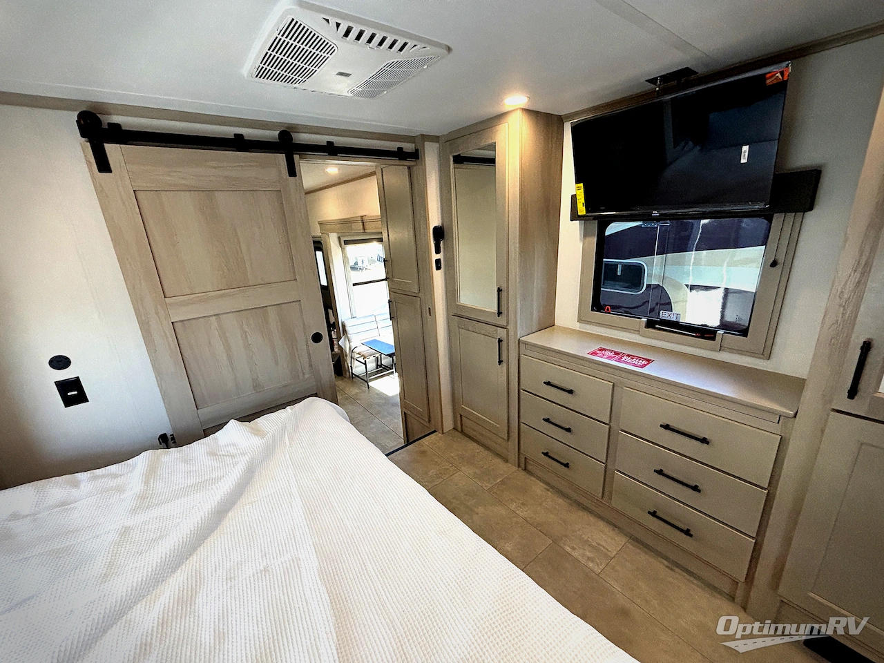 2026 Grand Design Solitude 380FL Photo 14