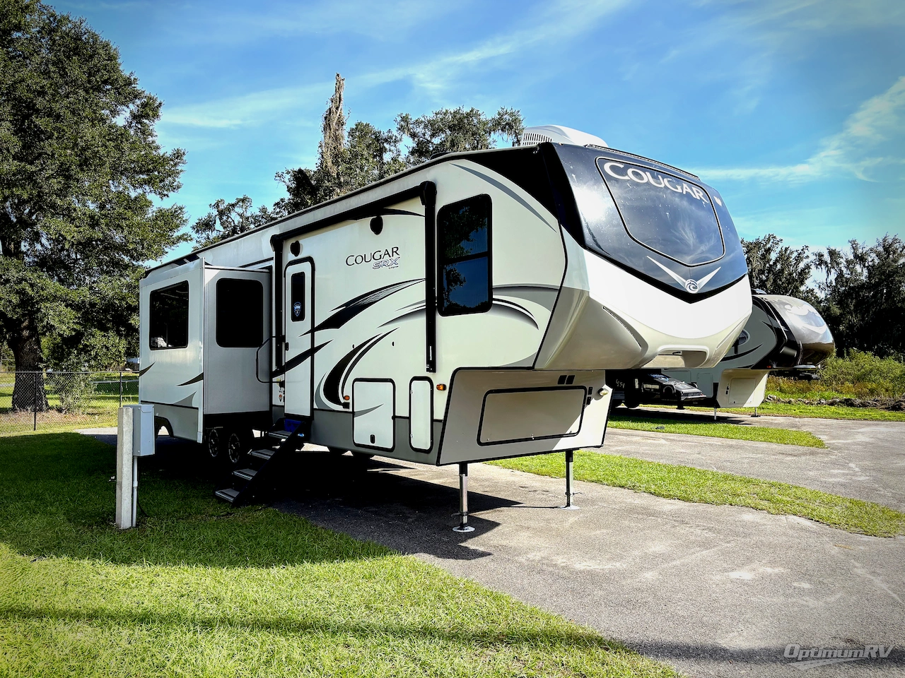 2020 Keystone Cougar 353SRX Photo 1