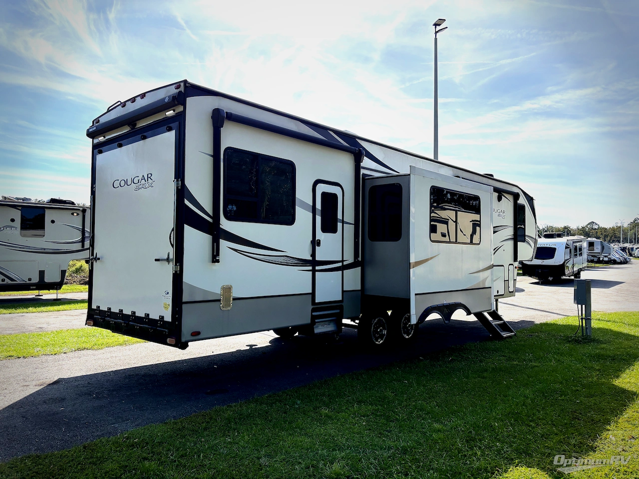 2020 Keystone Cougar 353SRX Photo 2