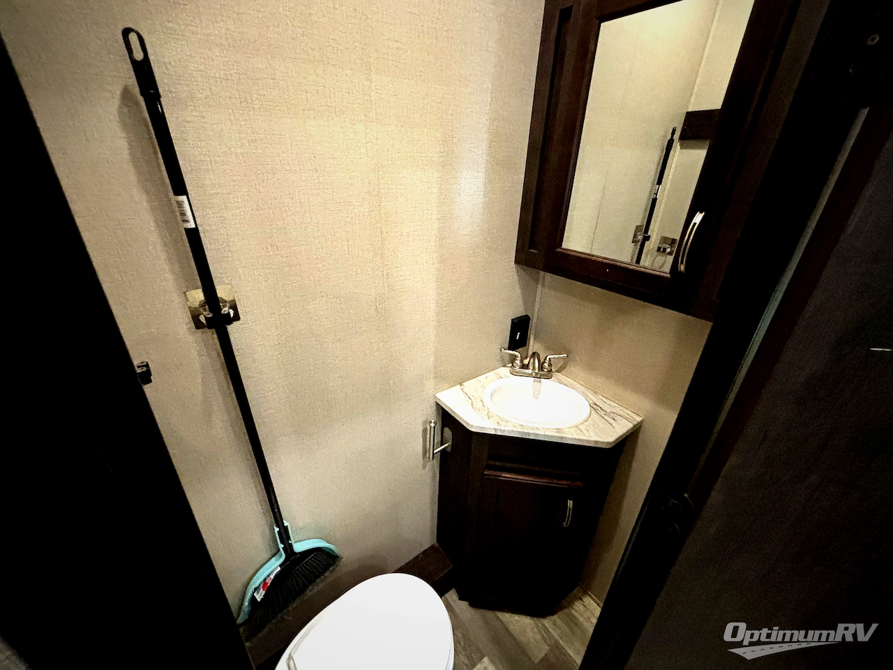 2020 Coachmen Brookstone 344FL Photo 12