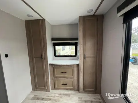 2024 Gulf Stream Kingsport 33DBDB RV Photo 4