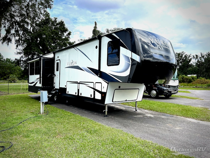 2022 Dutchmen Yukon 400RL RV Photo 1