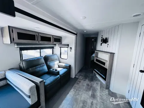 2025 Palomino Puma 28BHSS RV Photo 2