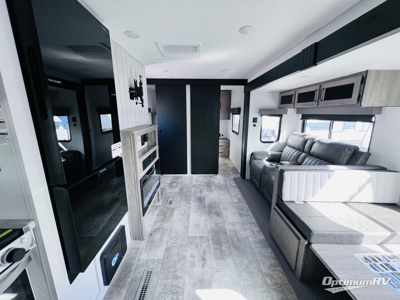 2025 Palomino Puma 337BH Photo 7