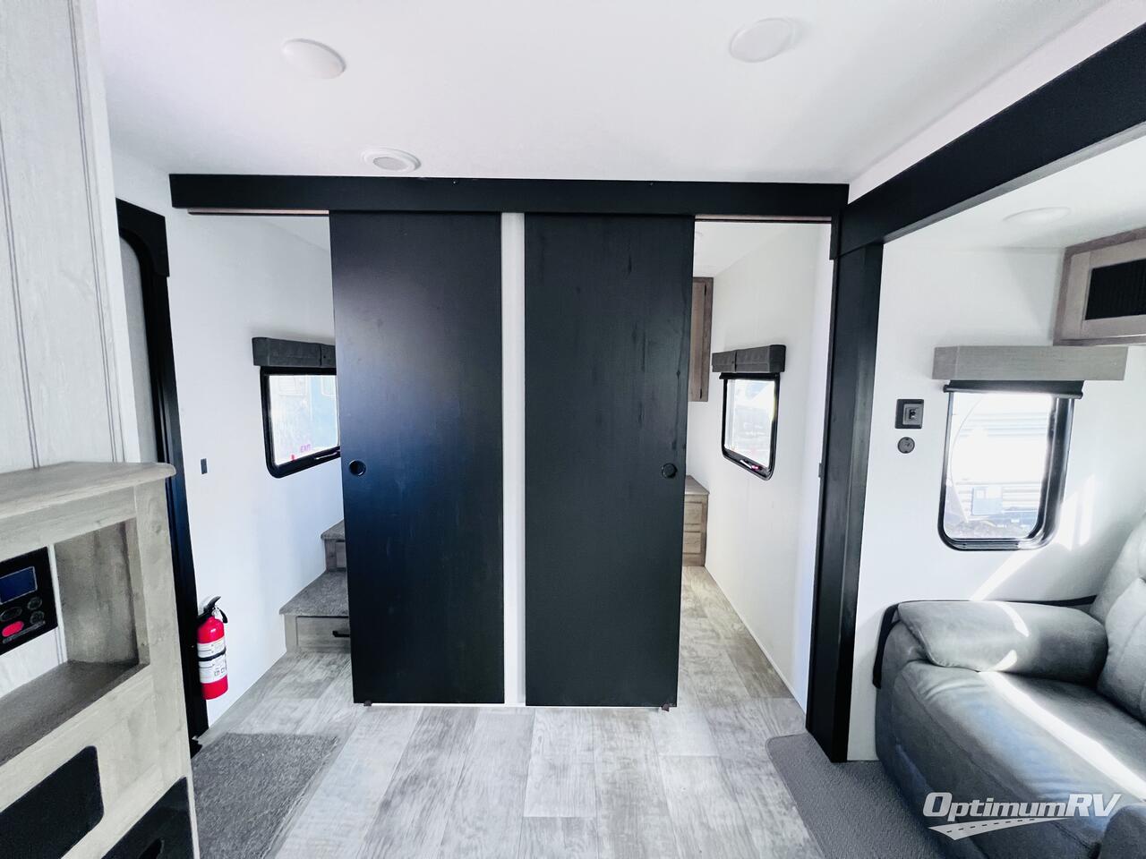 2025 Palomino Puma 337BH Photo 17