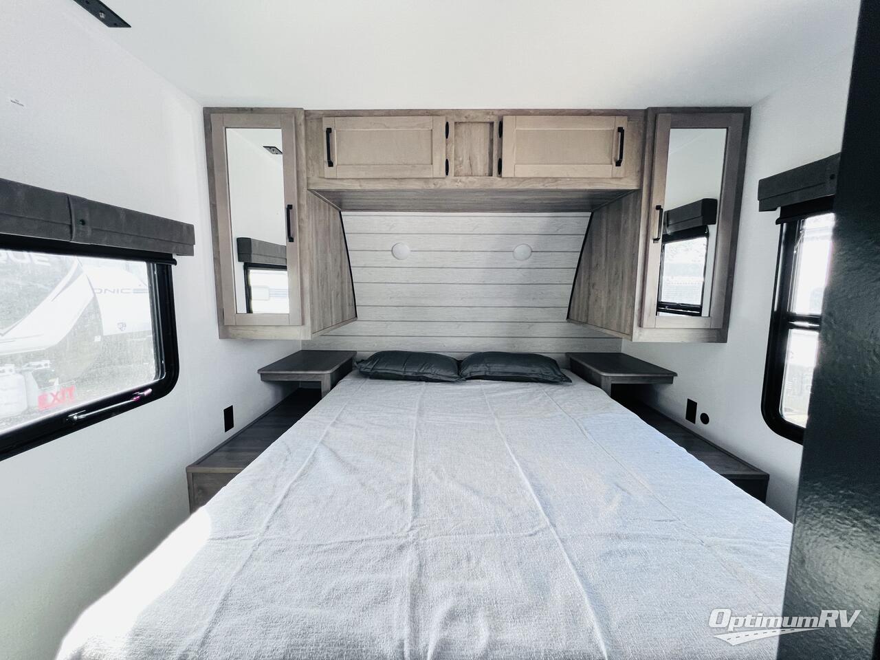 2025 Palomino Puma 337BH Photo 22