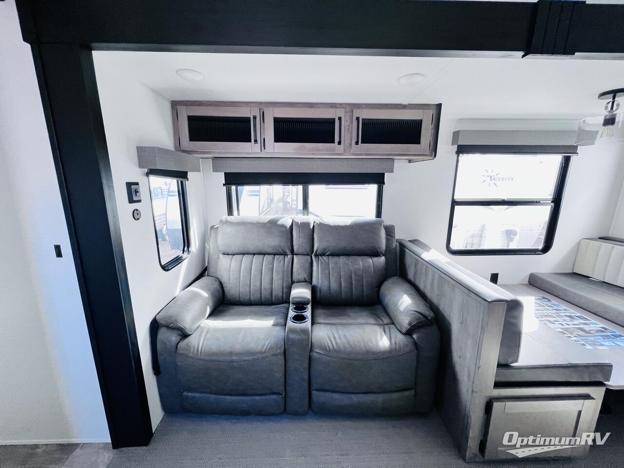 2025 Palomino Puma 337BH Photo 31