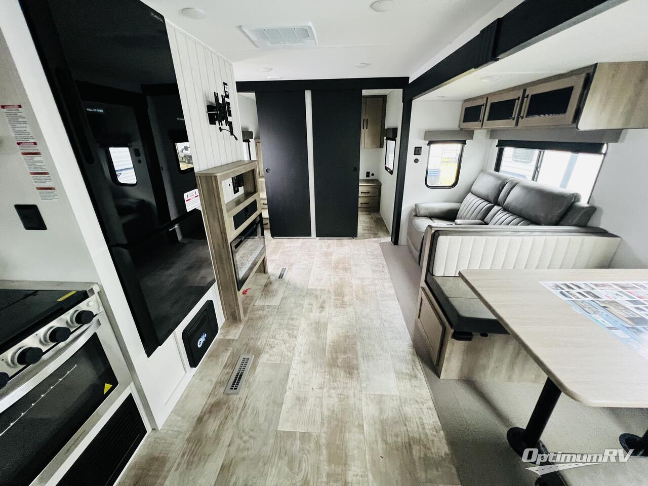 2025 Palomino Puma 337BH Photo 4