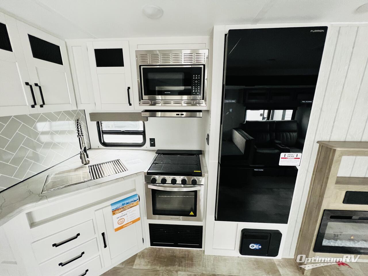 2025 Palomino Puma 337BH Photo 8