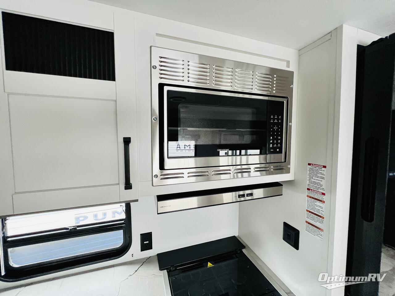 2025 Palomino Puma 337BH Photo 11