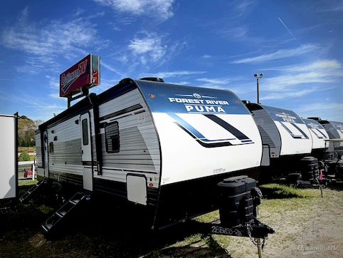 New 2025 Palomino Puma 28BHSS-2B Featured Photo