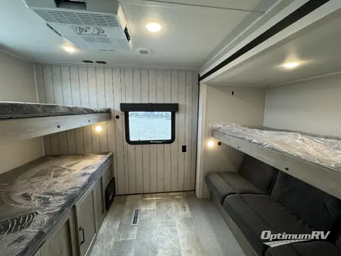 2024 Palomino Puma 32BHFS RV Photo 4