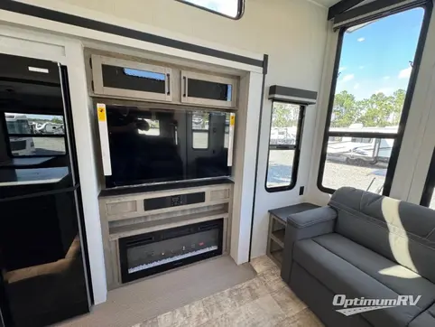 2024 Palomino Puma 402LFT RV Photo 2