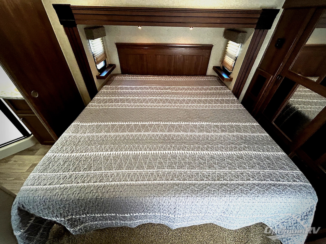 2016 Heartland ElkRidge 38RSRT Photo 9