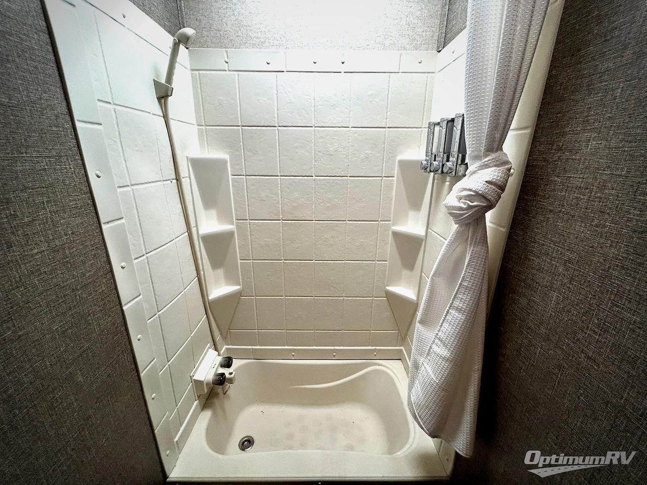 2016 Heartland ElkRidge 38RSRT Photo 26