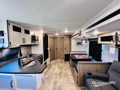 2024 Palomino Puma 32BHQS RV Photo 2