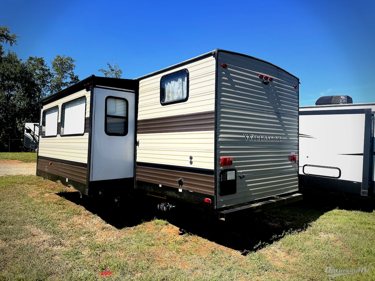 2020 Forest River Wildwood 26DBUD Photo 3