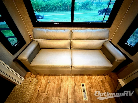 2020 Jayco Eagle 357MDOK RV Photo 2
