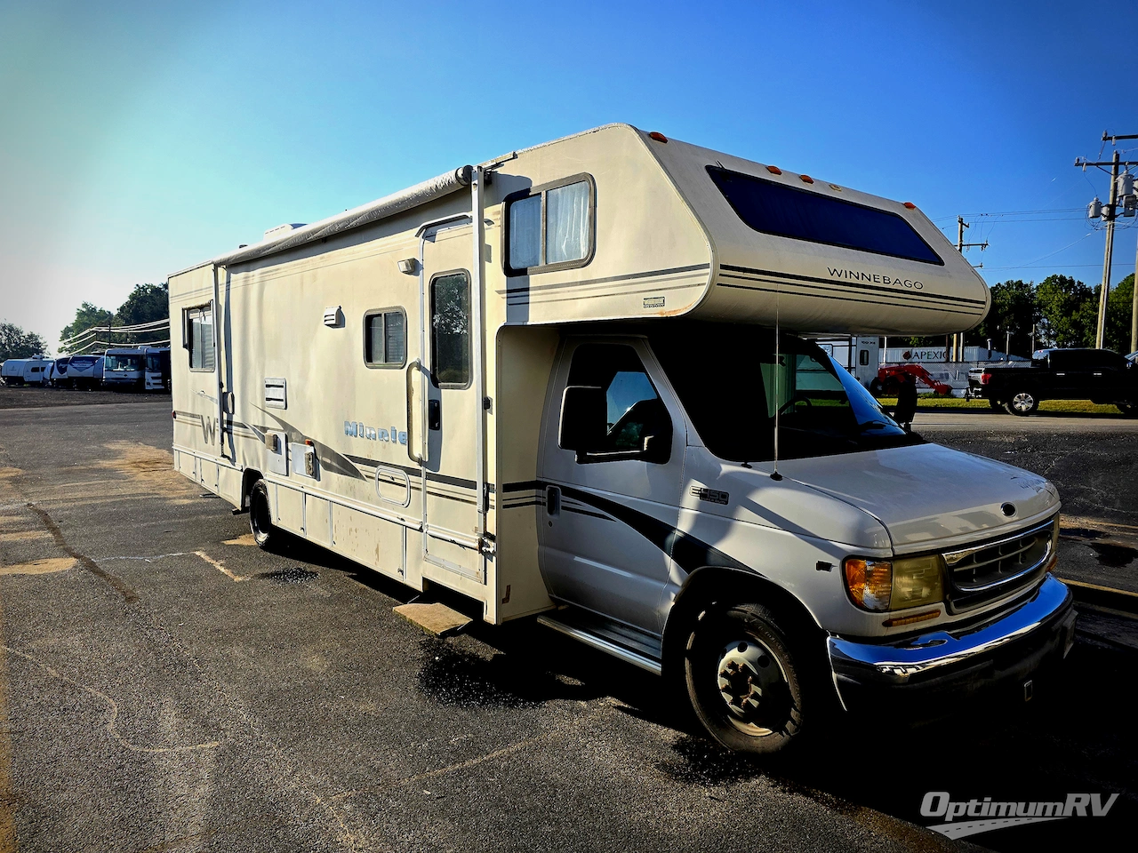 2002 Winnebago Minnie Winnie 31C Photo 1
