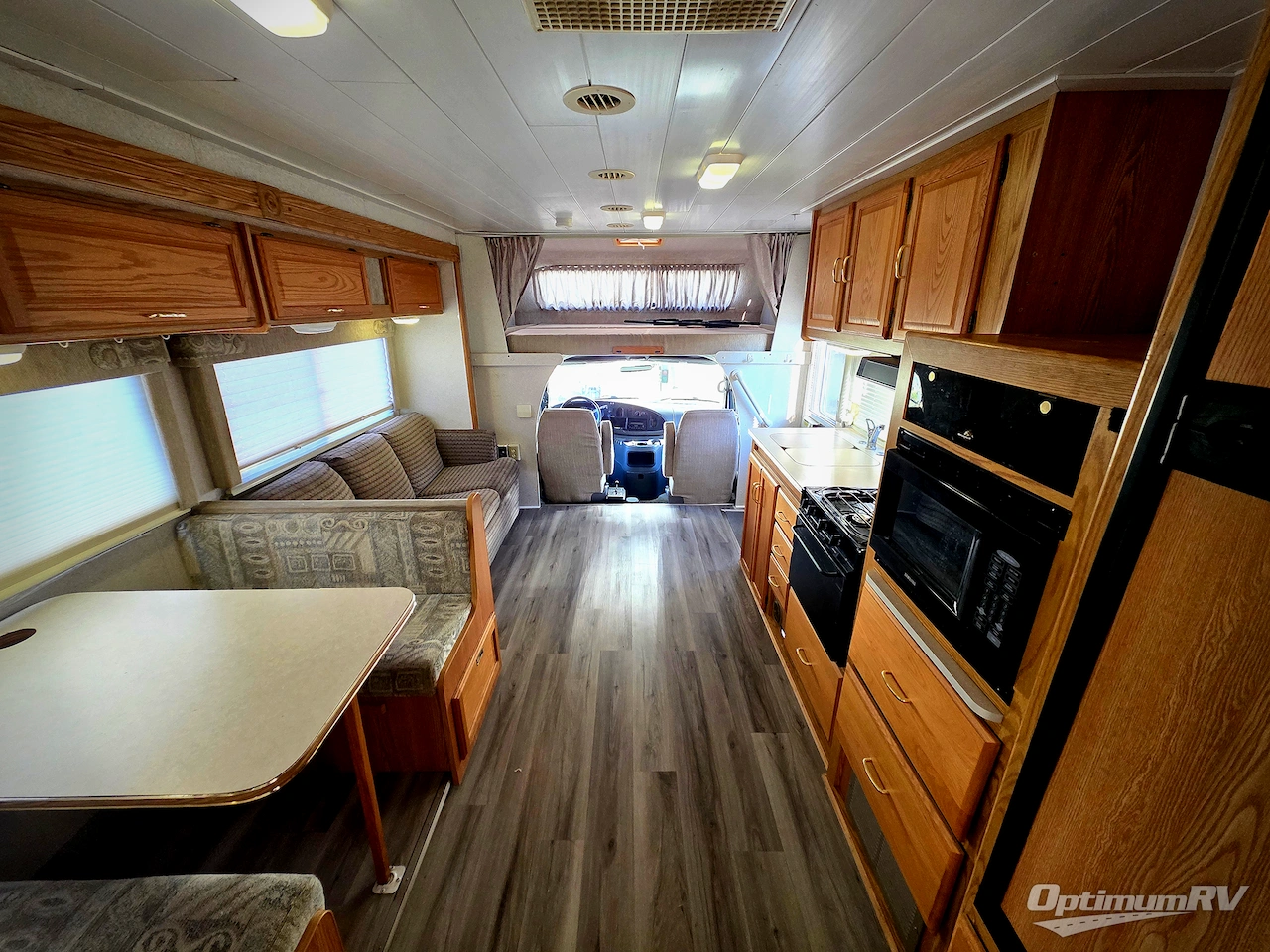 2002 Winnebago Minnie Winnie 31C Photo 5