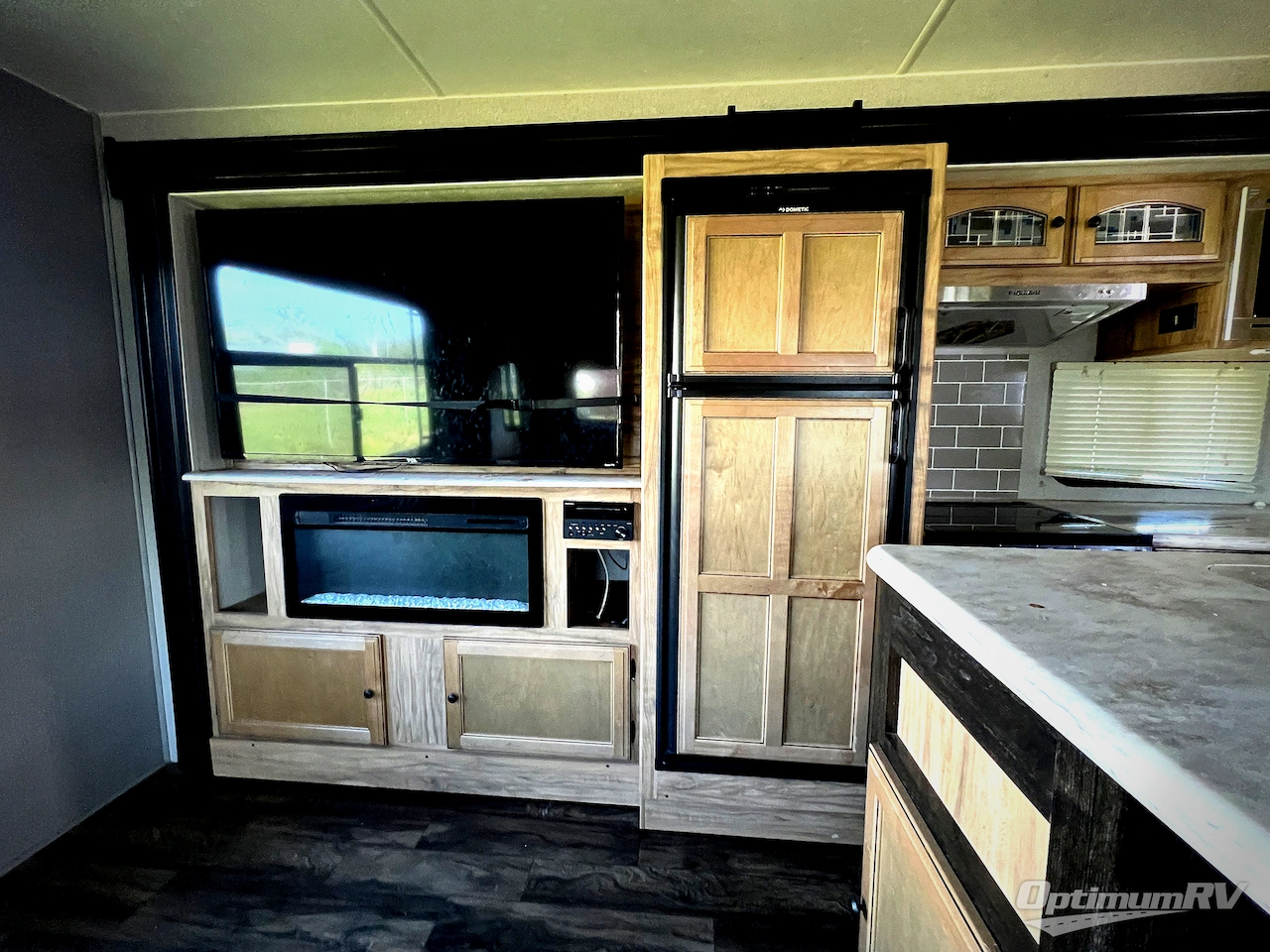 2020 Coachmen Freedom Express Liberty Edition 323BHDSLE Photo 6