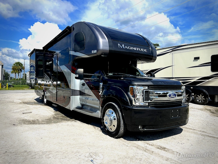 2021 Thor Magnitude BH35 RV Photo 1