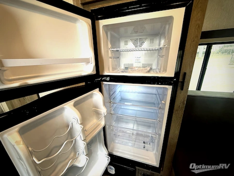 2026 Sunset Park SunRay 149 RV Photo 3