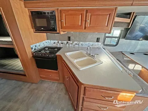 2017 Winnebago Vista 31BE RV Photo 4