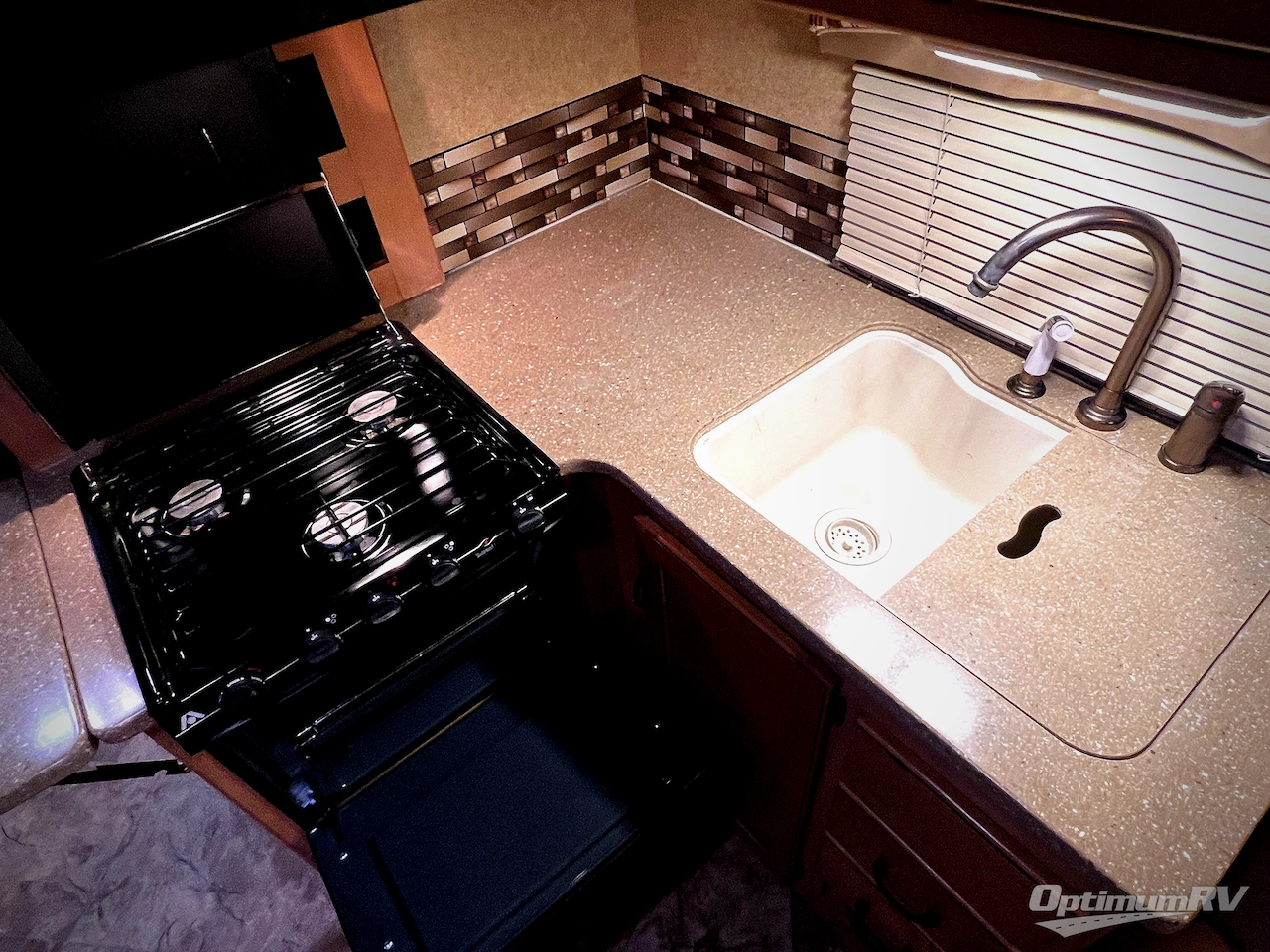 2015 Thor Citation 29TB Photo 17