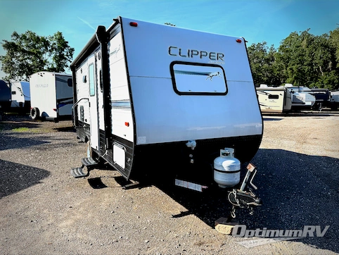 Used 2019 Coachmen Clipper Ultra-Lite 17FQS Featured Photo