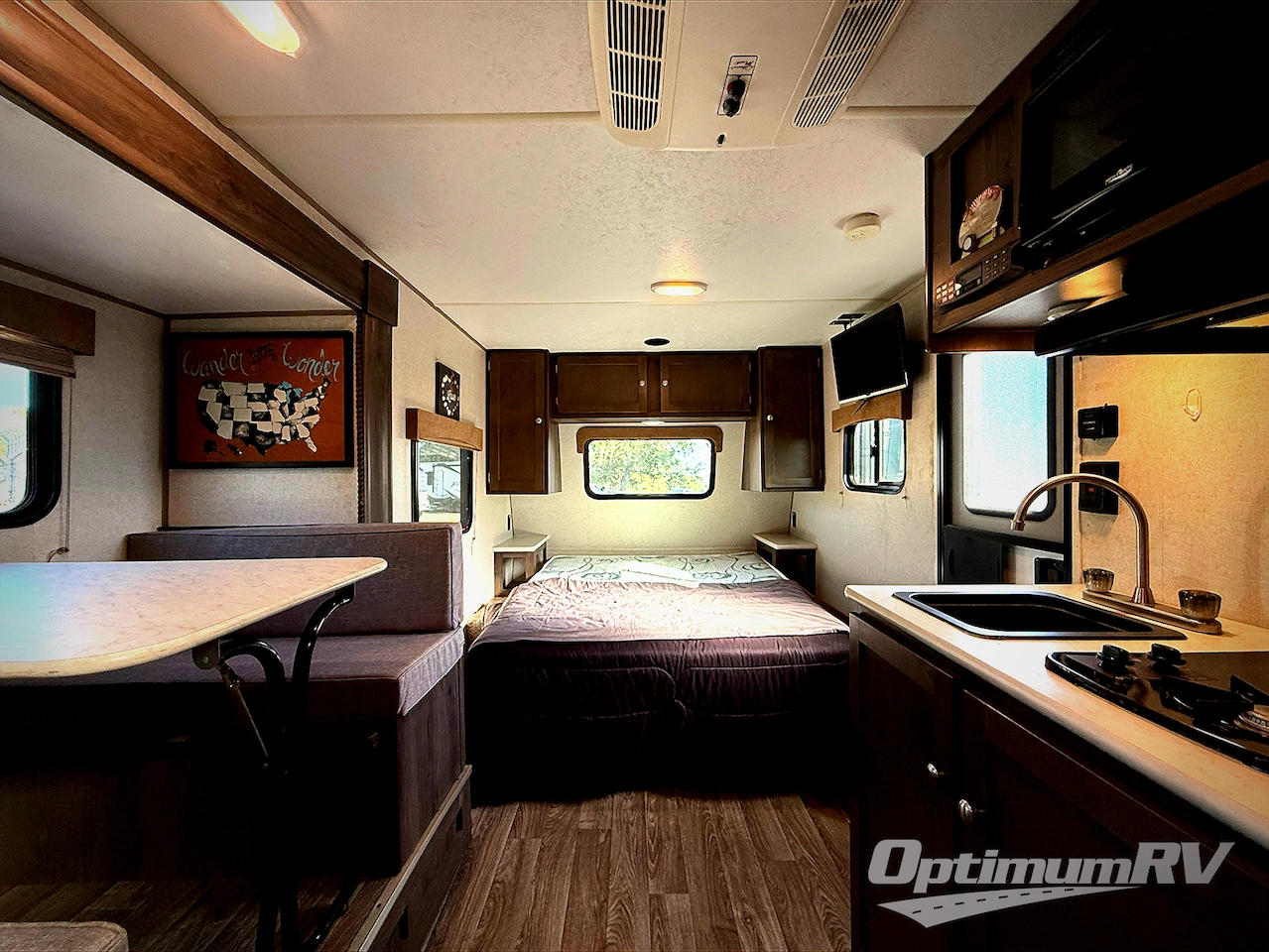 2019 Coachmen Clipper Ultra-Lite 17FQS Photo 5