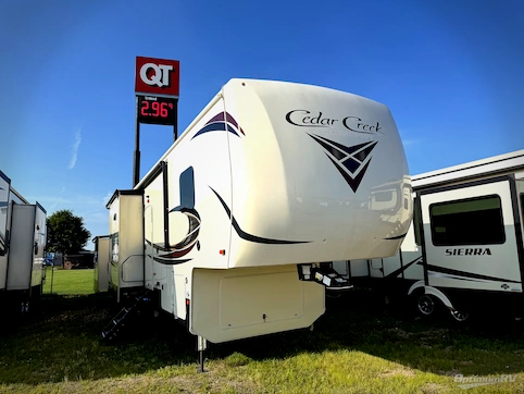 Used 2021 Forest River Cedar Creek Silverback 35LFT Featured Photo