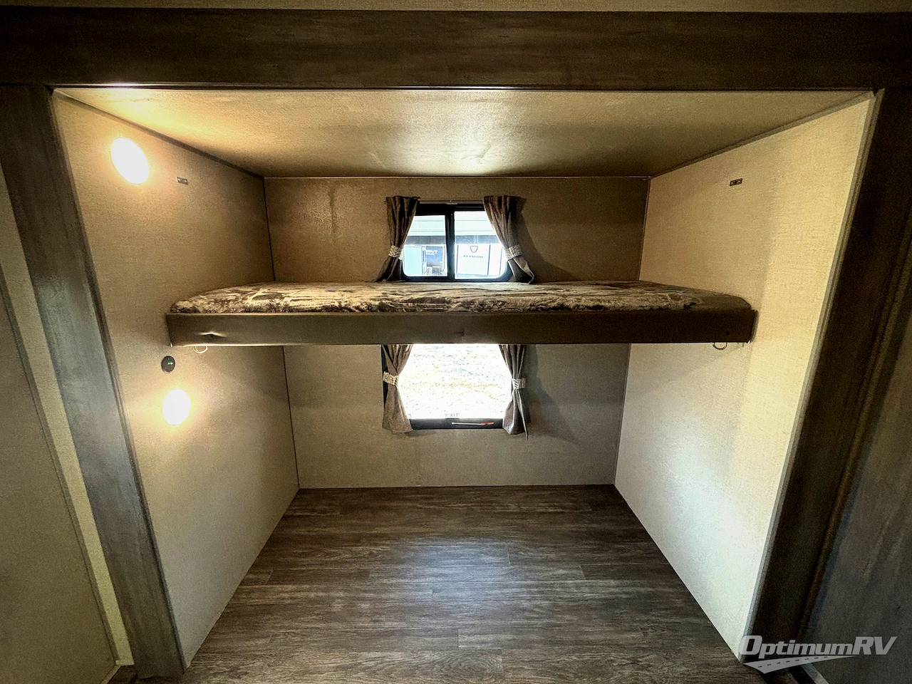 2023 Forest River Aurora 34BHTS Photo 10