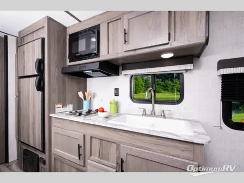 2022 Gulf Stream Kingsport Ultra Lite 241RB RV Photo 4
