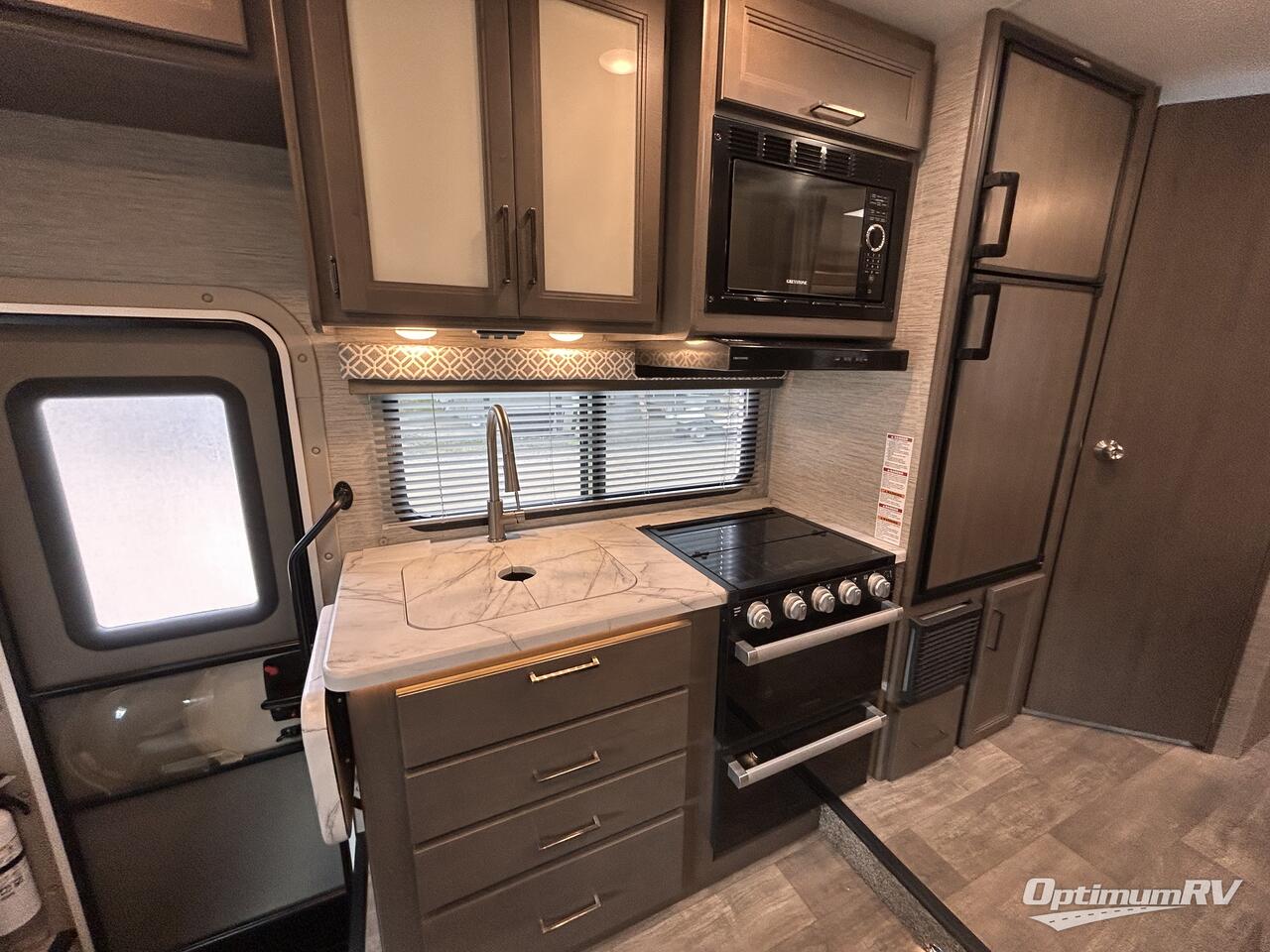 2023 Thor Coleman 22CM Photo 11