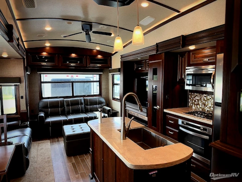 2018 Jayco Pinnacle 37RLWS RV Photo 2