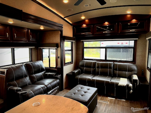 2018 Jayco Pinnacle 37RLWS RV Photo 4