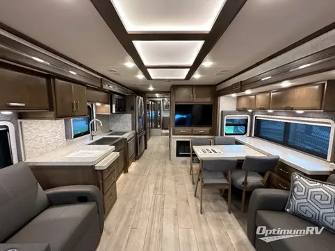2022 Thor Tuscany 40RT RV Photo 2