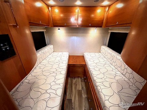 2019 Tiffin Wayfarer 24TW RV Photo 4