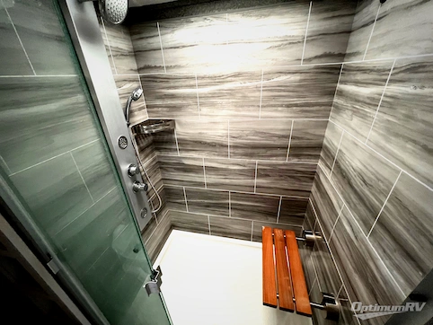 2022 Jayco Pinnacle 32RLTS RV Photo 4