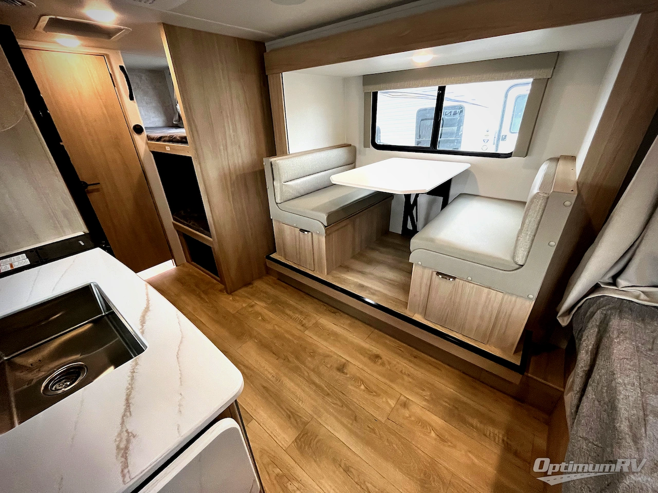 2025 Winnebago Micro Minnie 2100BH Photo 5
