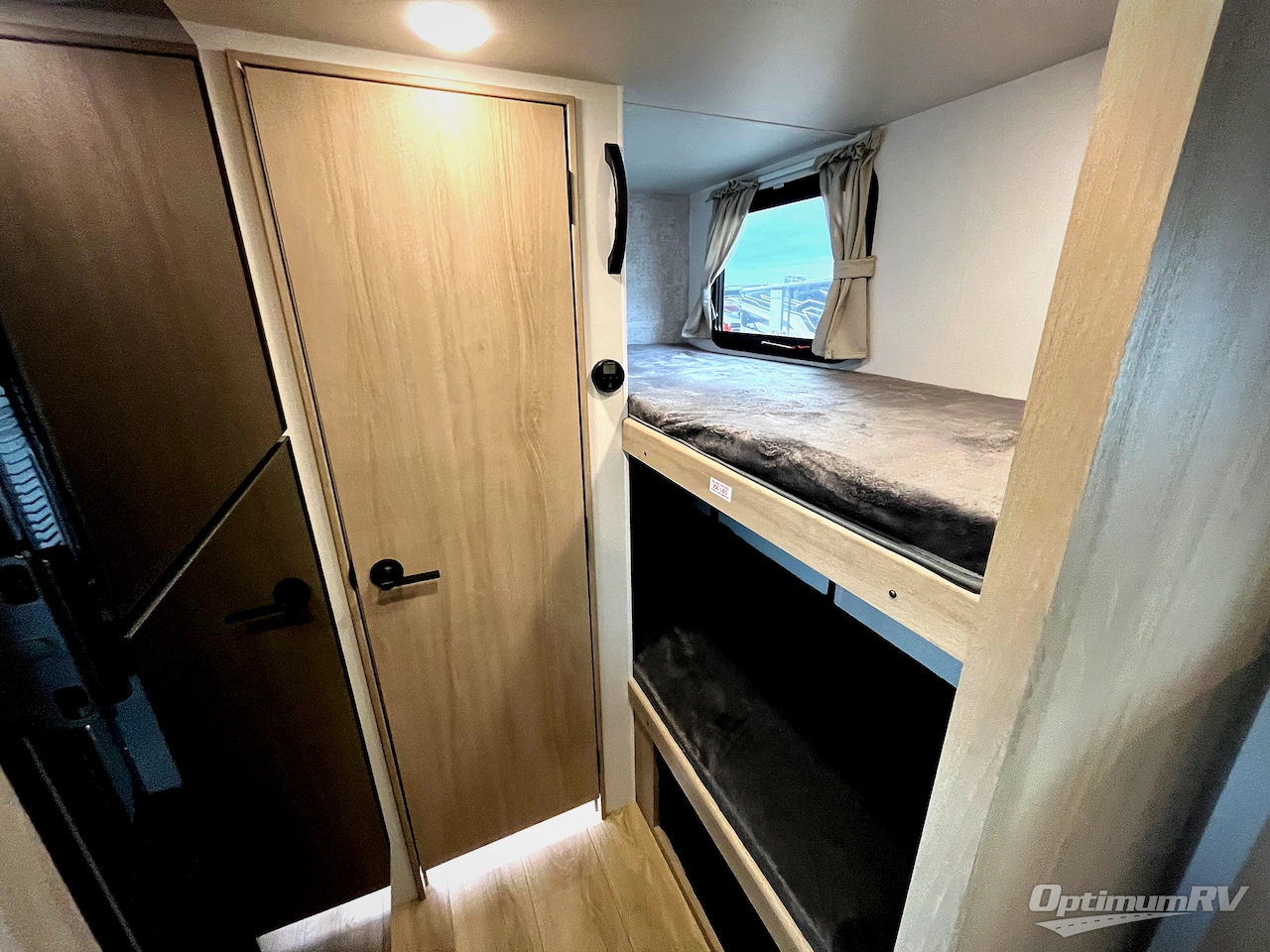 2025 Winnebago Micro Minnie 2100BH Photo 16