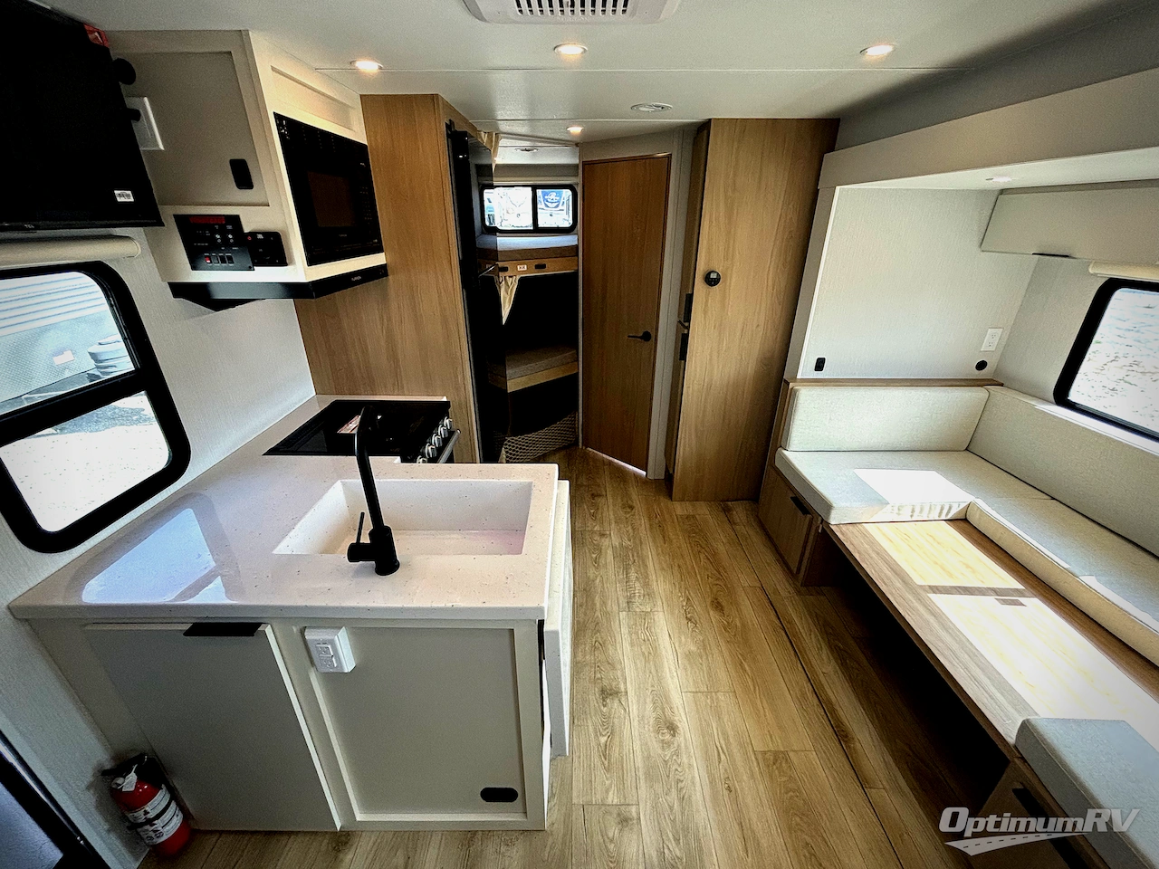 2026 Winnebago Thrive 22MBH Photo 4